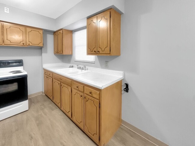 Building Photo - 28 Ridgewood St