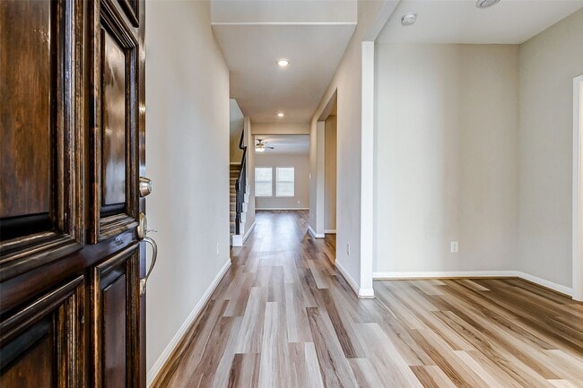 Building Photo - 2165 Woodland Pine Dr