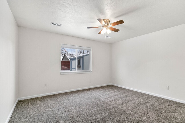 Building Photo - 1920 N Cavalier Rd