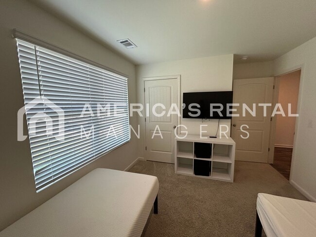 Building Photo - 7213 Wilburton Ln