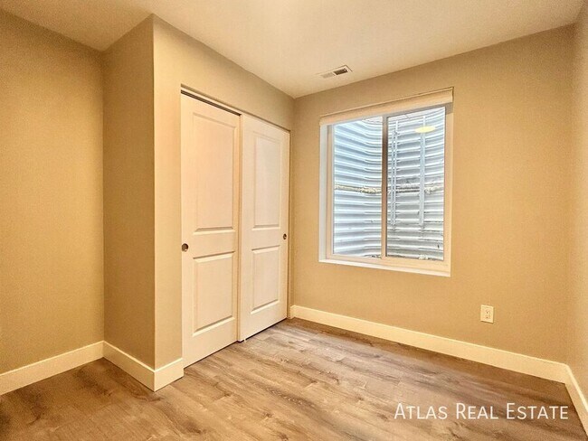 Building Photo - 4711 Columbine St