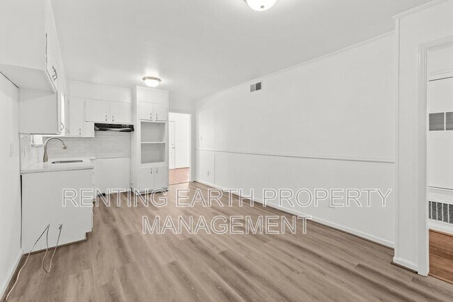 Building Photo - 6109 Blocton Ave