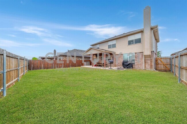 Building Photo - Meticulously Maintained 2-Story 3/2.5/2 in...