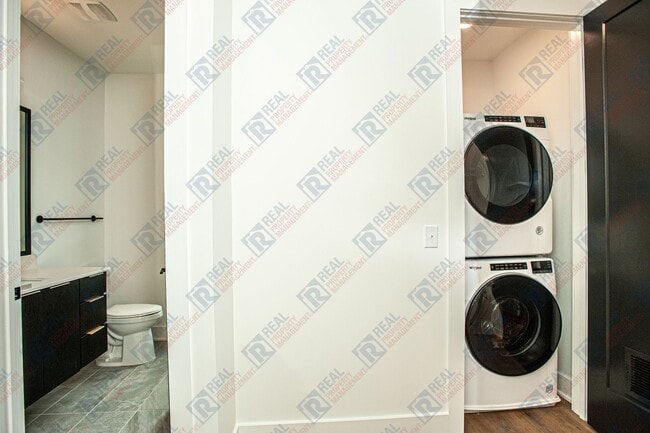 Building Photo - For Rent – Modern, Eco-Friendly Smart Home in Durham, NC