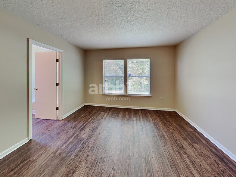 Building Photo - 76594 Timbercreek Blvd