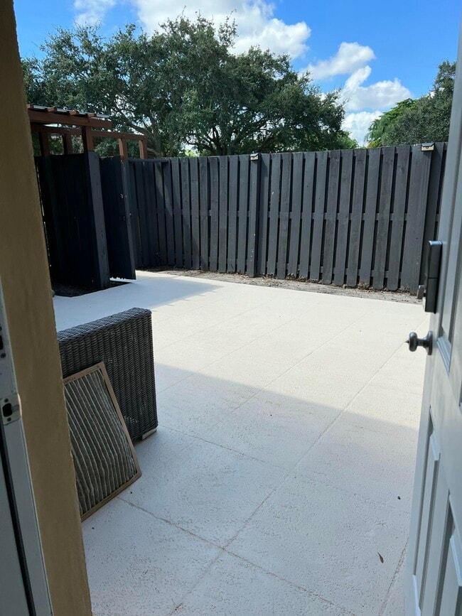 Building Photo - 2101 21st Ln