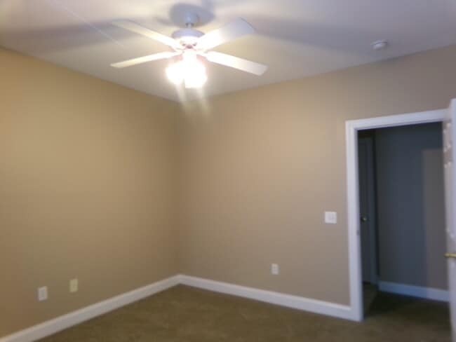 Building Photo - 2065 Silvercrest Dr