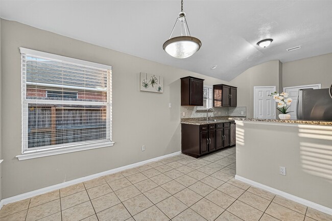 Building Photo - 22207 Falconwood Ln