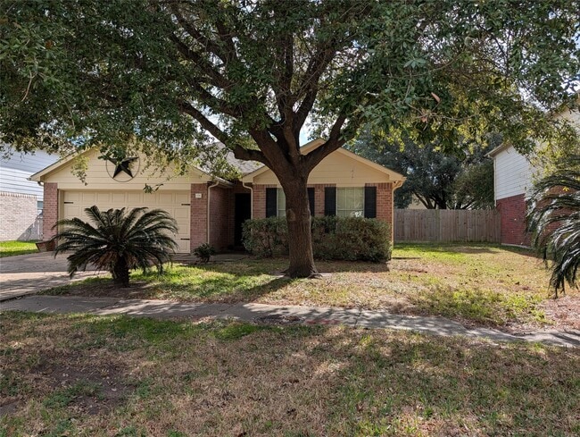 Building Photo - 714 N Vista Dr