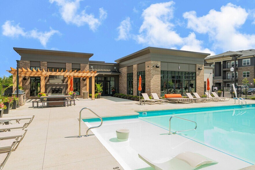 Building Photo - The Retreat at Canal