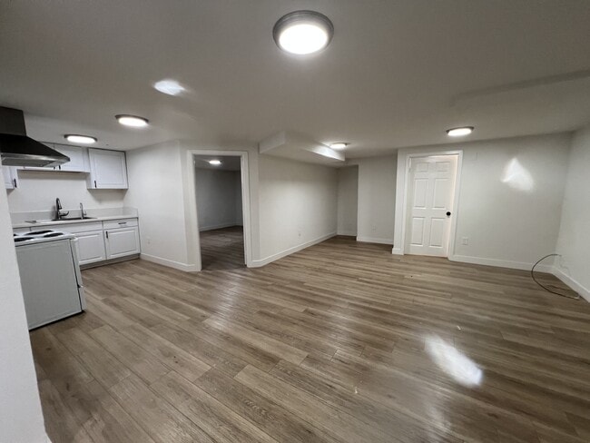 Building Photo - 7025 Woodman Ave