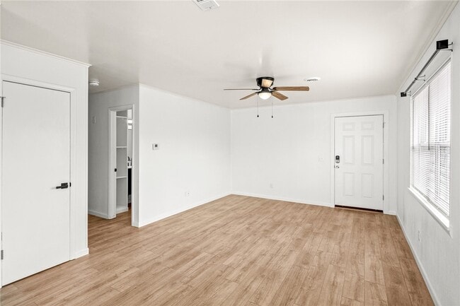 Building Photo - 1715 W Olrich St