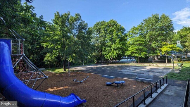 Building Photo - 13109 Millhaven Pl