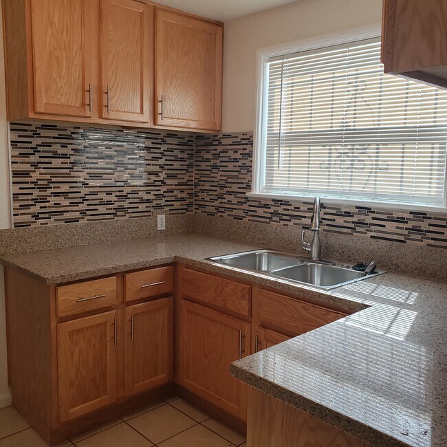 Building Photo - 10203 S Wilton Pl