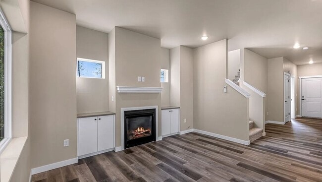 Building Photo - Beautiful 3 Bedroom Home for Rent Soon!