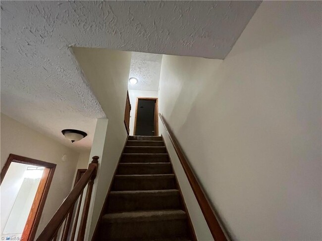 Building Photo - 417 Buena Vista Dr