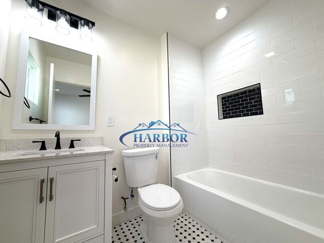 Building Photo - 3409 S Pacific Ave