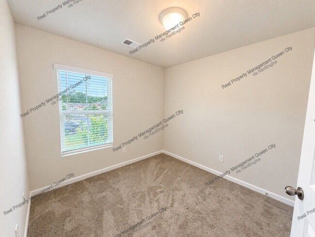 Building Photo - 2407 Lazette Dr