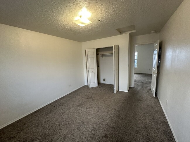 Building Photo - 112 Davis Ave