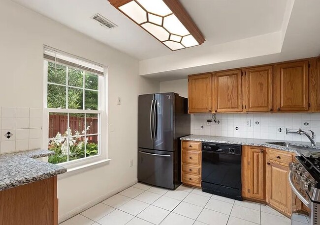 Building Photo - 5764 Ralston Ct
