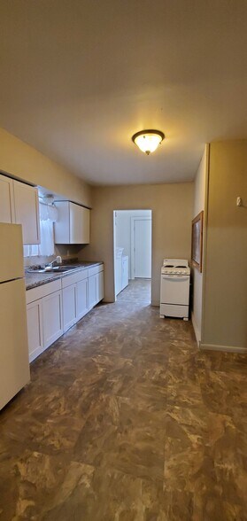 Building Photo - 711 Pine St