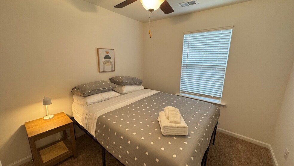 Building Photo - 134 Roxanne Dr