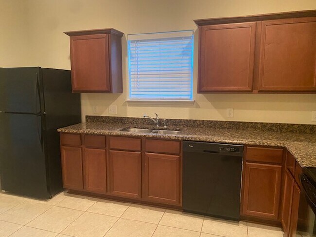 Building Photo - Awesome in Anna