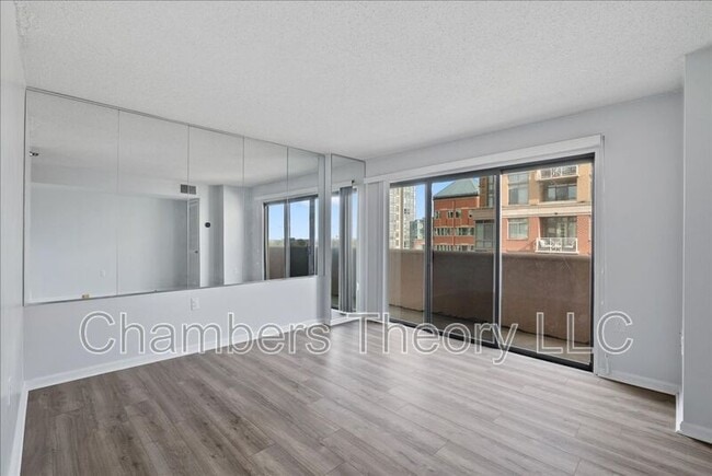 Building Photo - 1301 N Courthouse Rd