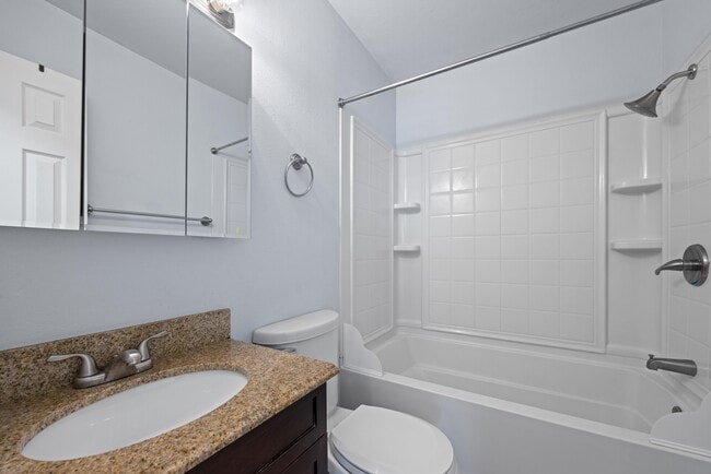 Building Photo - 1615 Cottonwood Dr