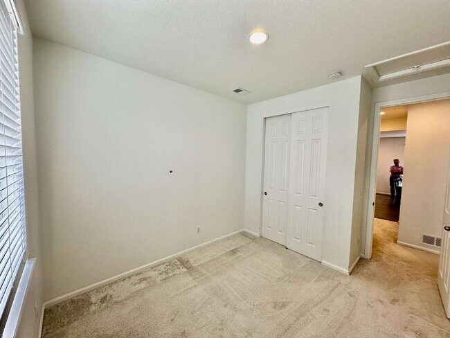 Building Photo - "Charming 4-Bedroom Castle Rock Home with Spacious Living!"