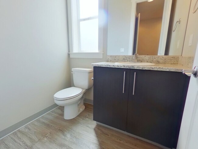 Building Photo - 325 NW 21st St