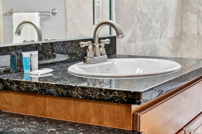 Building Photo - 1705 NE 11th St