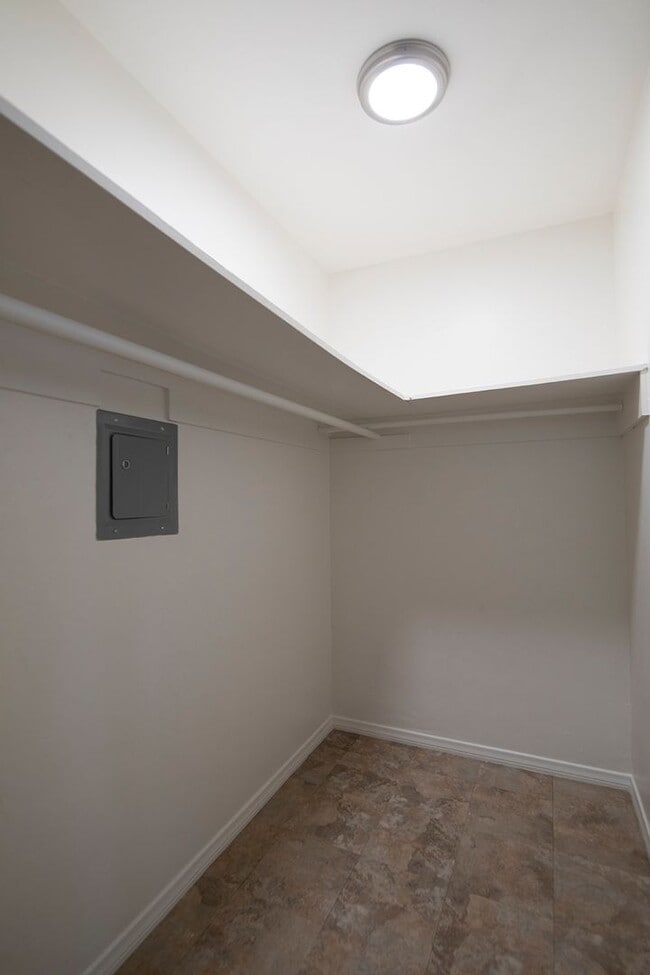 Building Photo - 1Br in Amazing Carlsbad Location ~ Less th...