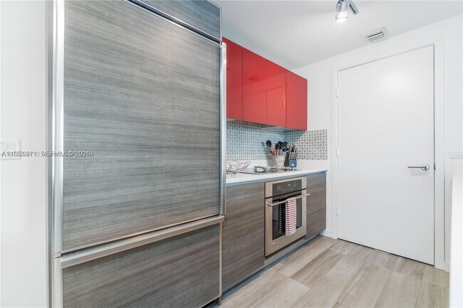 Building Photo - 1100 S Miami Ave