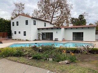 Back of House - 239 N Cliffwood Ave