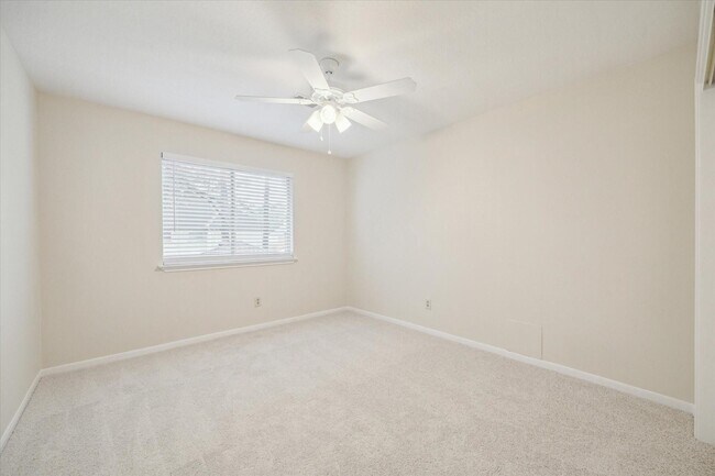 Building Photo - 16403 Wellers Way
