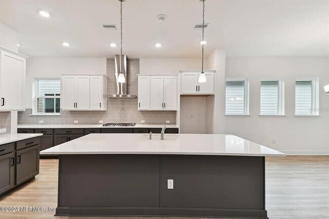 Building Photo - 90 Victory Ct