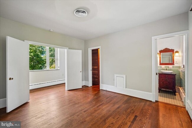 Building Photo - 8106 W Boulevard Dr