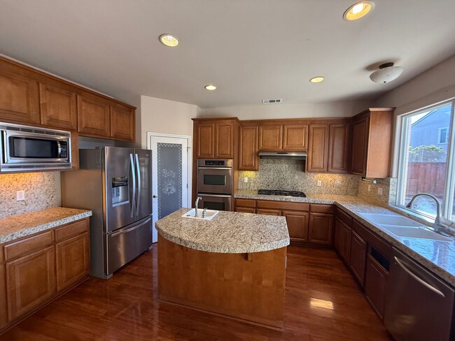 Building Photo - $4795 - Beautiful 5 Bedroom 3 Bath Home wi...