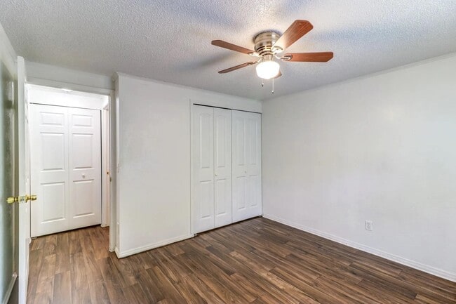 Building Photo - Meadowdale Apartments