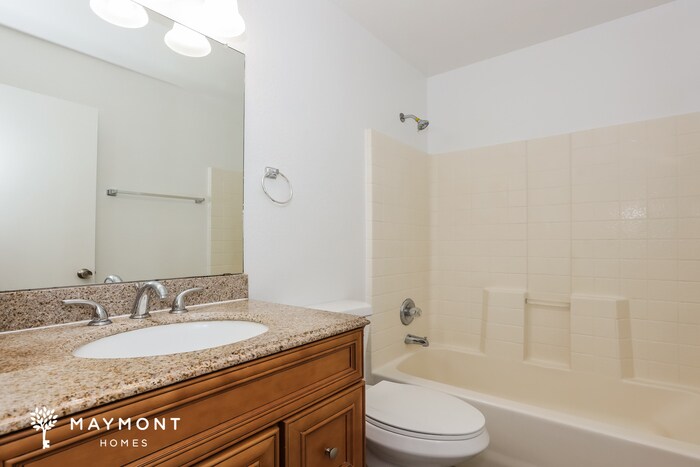 Building Photo - 1906 S Valley Dr