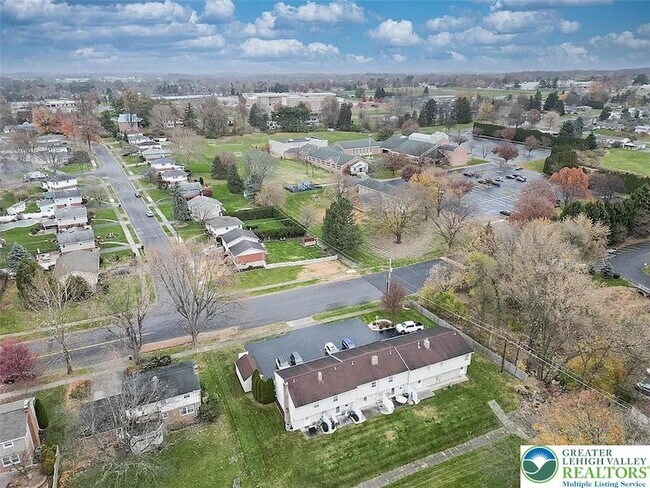 Building Photo - 2080 Johnston Dr