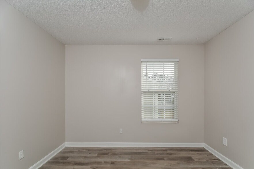 Building Photo - 3004 Ranburne Dr