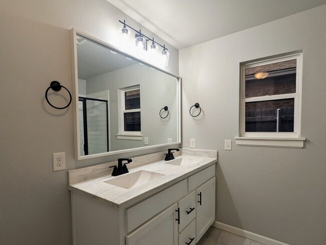 Building Photo - Spacious Yukon Home with Storm Shelter, 2-Car Garage & Fenced Yard!