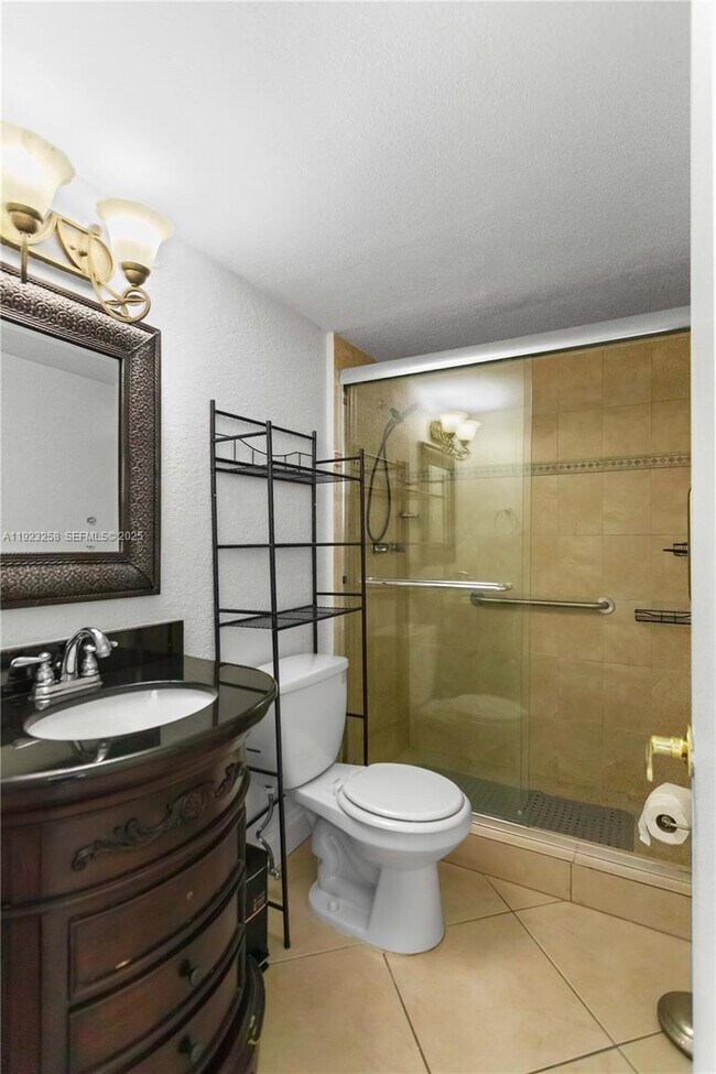 Building Photo - 2030 S Ocean Dr