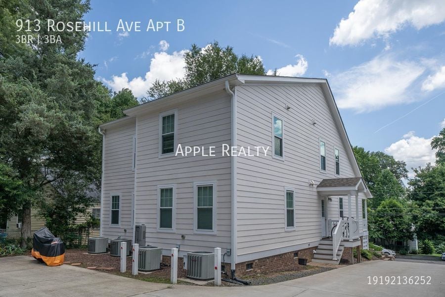 Building Photo - 913 Rosehill Ave