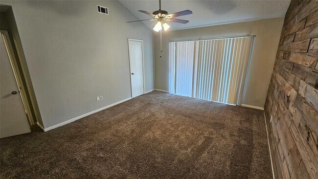 Building Photo - 10022 Windriver Dr