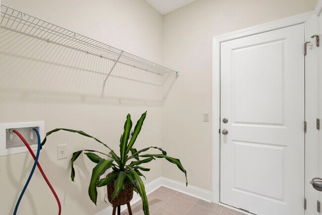 Building Photo - Waterways