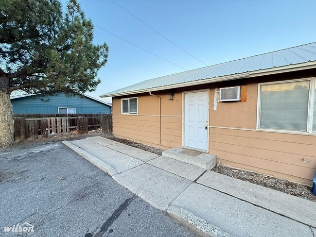 Building Photo - 308 W Pierce St