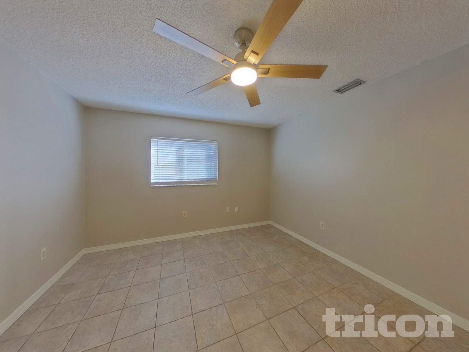 Building Photo - 3133 Swan Ln